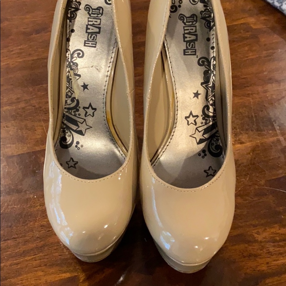 High heels - Picture 2 of 4